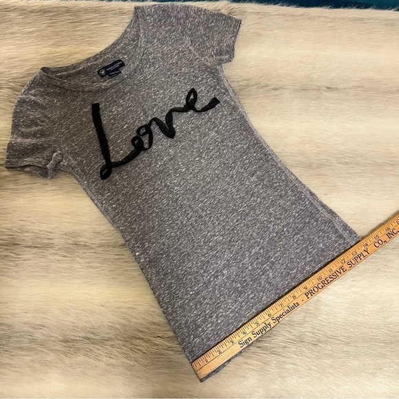 Vintage AMERICAN EAGLE XS Heather Gray Short Sleeve Ribbon “Love” Baby Tee Y2K - Picture 8 of 9